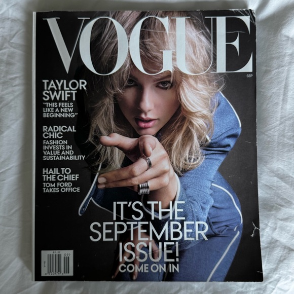 Taylor Swift September 2019 Vogue Cover - Picture 1 of 5